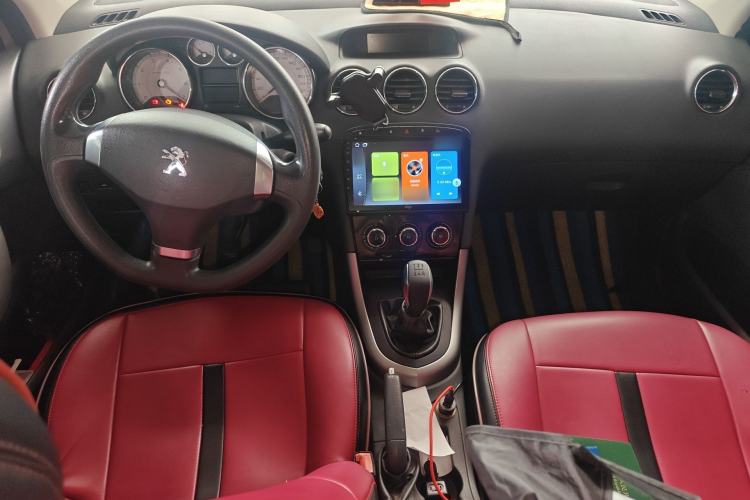 Used Peugeot 408 2013 2.0L Manual Comfort Edition Center Console