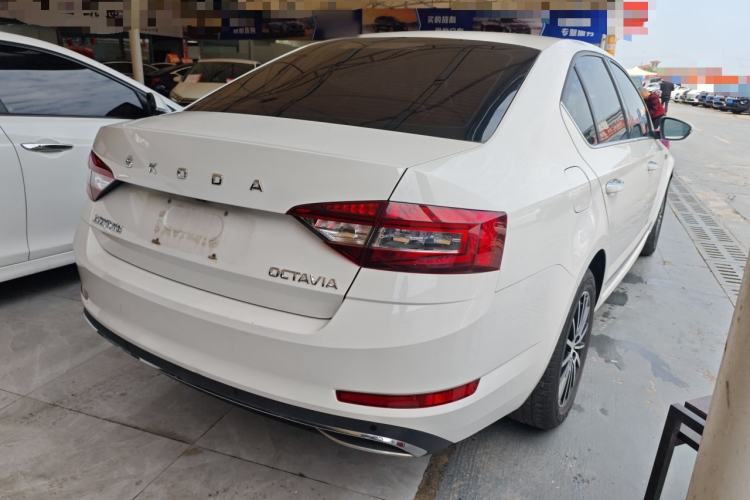 Used Skoda Octavia 2019 1.5L Automatic Luxury Edition Rear Right 45 Deg