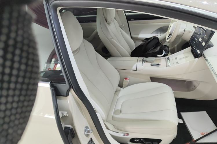 Used Hima Luxeed S7 2025 785 km Ultra Right Front Seat