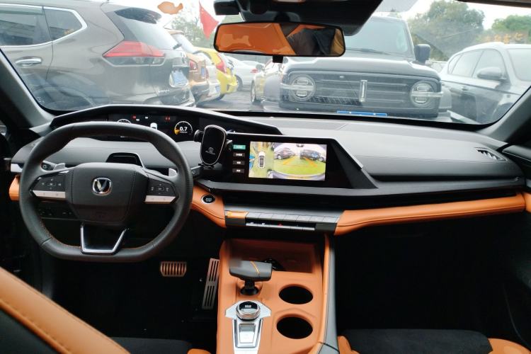 Used CHANGAN UNI-V 2023 1.5T Sport Edition Center Console