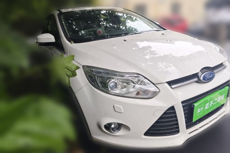 Used Ford Focus 2012 Hatchback 2.0L Manual Luxury Sport Model Front Right 45 Deg