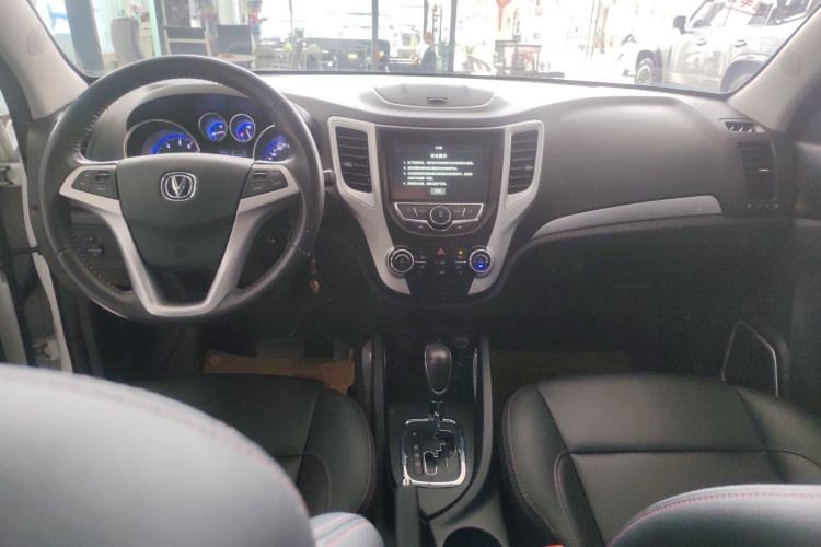 Used CHANGAN CS35 2016 1.6L Automatic Luxury Model China IV Standard Center Console