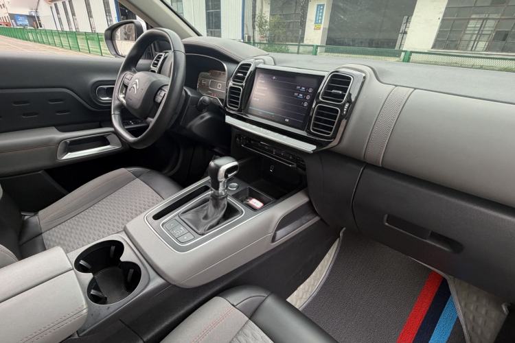 Used Citroen C5 AIRCROSS 2017 350THP Fashion Edition Interior 4