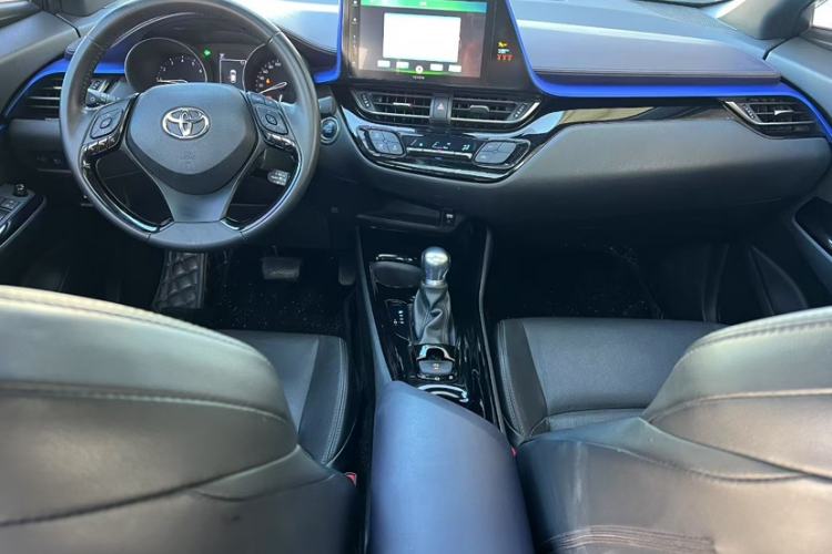 Used Toyota IZOA 2018 2.0L Yichi Version China VI Standard