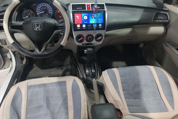 Used Honda City Classic 2012 1.5L Automatic Elite Edition Center Console