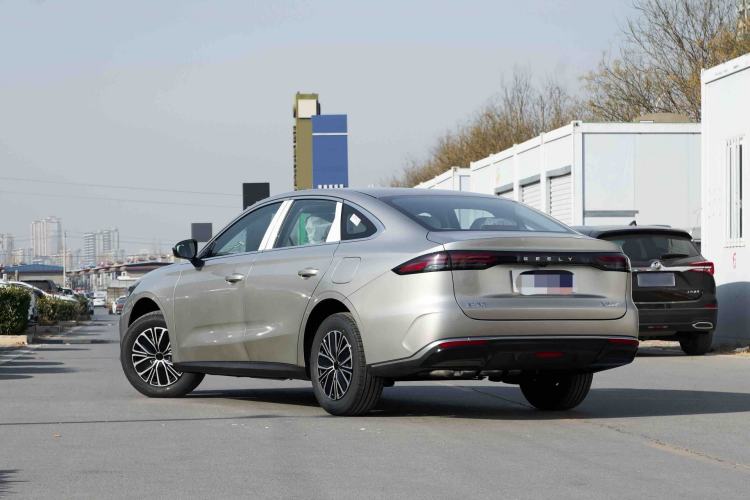 Used Geely Galaxy Stellar 6 2026 Model 60km Free-Style Edition