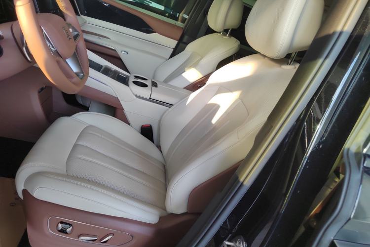 Used BYD Xia 2025 DM-i 1.5T 180km Excellence Model
