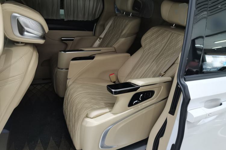 Used Buick GL8 2022 ES Landtrek 653T Luxury Edition
