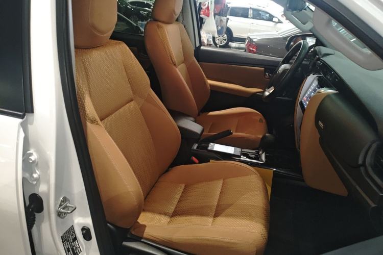 Used Toyota Fortuner 2016 2.7L Middle East Version Right Front Seat