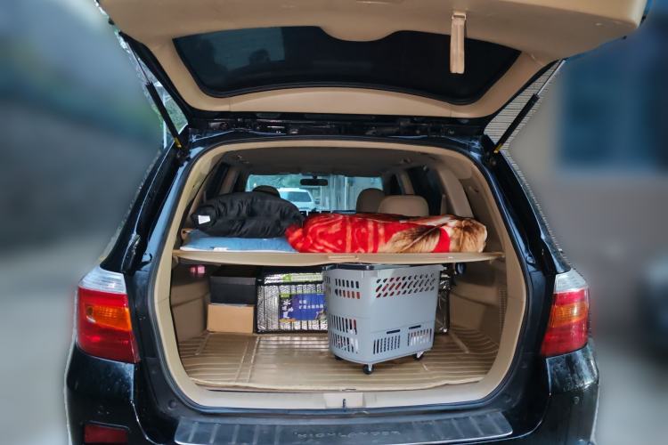 Used Toyota Highlander 2011 2.7L Two-Wheel Drive 7-Seater Luxury Edition
