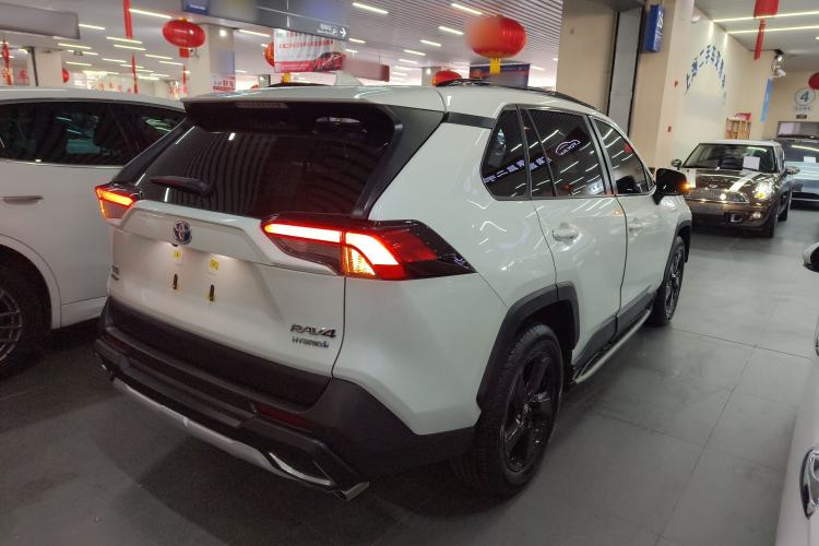 Used Toyota RAV4 2020 Dual-Engine 2.5L E-CVT 4x4 Elite PLUS Edition
