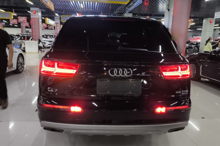 Used Audi Q7 2019 55 TFSI Technology Edition Rear