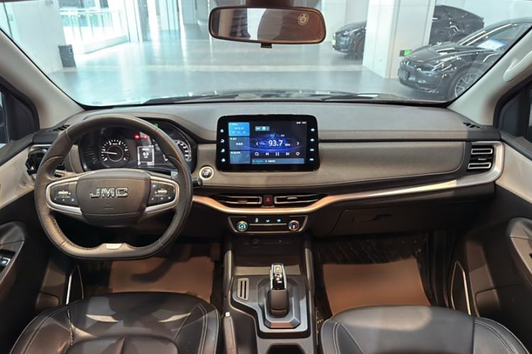 Used JMC Yuhu 7 2023 2.0T Automatic Diesel Two-Wheel Drive Comfort Version Standard Wheelbase
