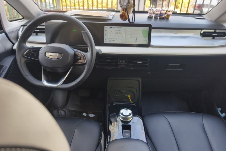 Used Geometry E Firefly 2023 401KM Linglong Tiger 5-Seater Center Console