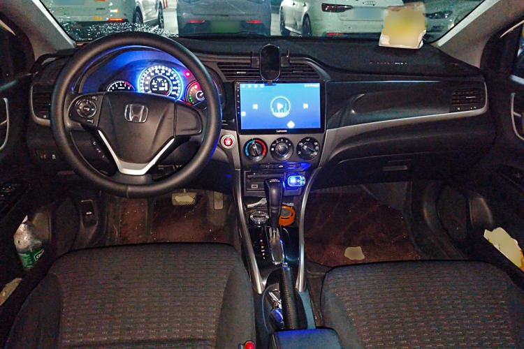 Used Honda Crider 2015 1.8L automatic comfort version Center Console