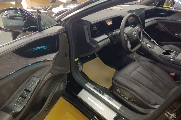 Used Denza Z9 2024 1100 km Four-Wheel Drive Max Version
