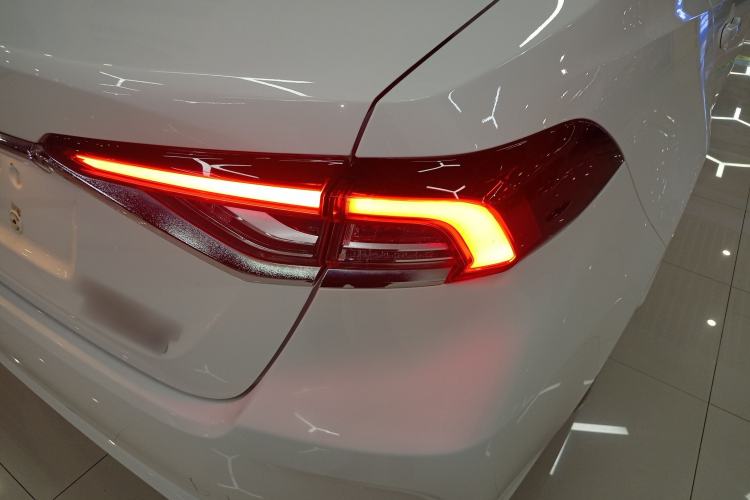 Used Toyota Corolla 2023 1.8L Smart Electric Hybrid Dual-Motor Elite Edition Right Rear Taillight