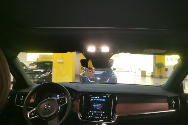 Used Volvo S90 New Energy 2024 Plug-in Hybrid Four-Wheel Drive Long-Range Zhiyi Luxury Edition
