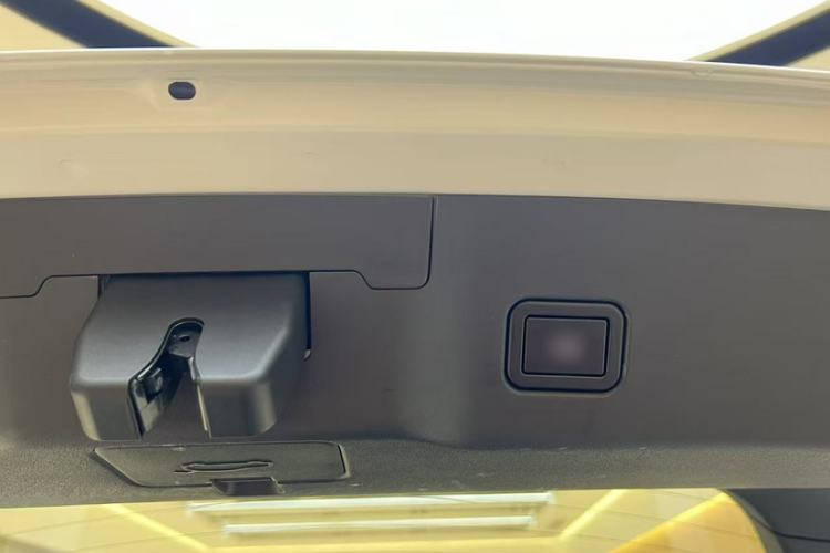 Used Changan UNI-V iDD 2023 Zhidian iDD 1.5T 113km Smart & Fun Version (Rapid Edition)