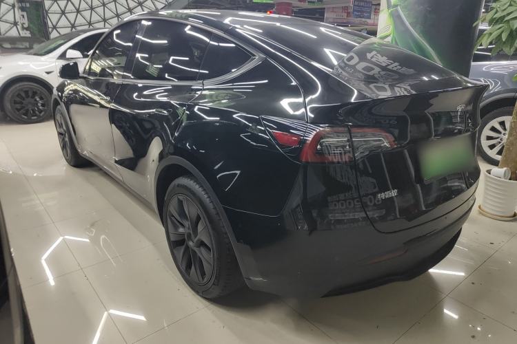 Used Tesla Model Y 2023 Long-Range All-Wheel-Drive Version
