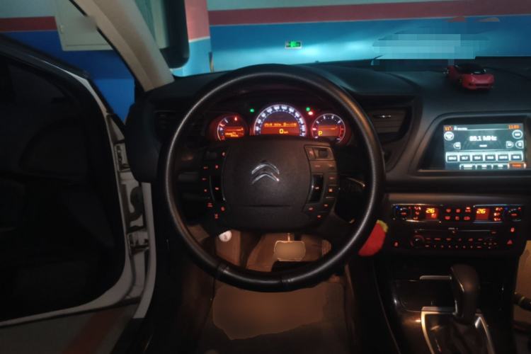 Used Citroen C5 2014 2.0L Automatic Luxury Edition Steering Wheel