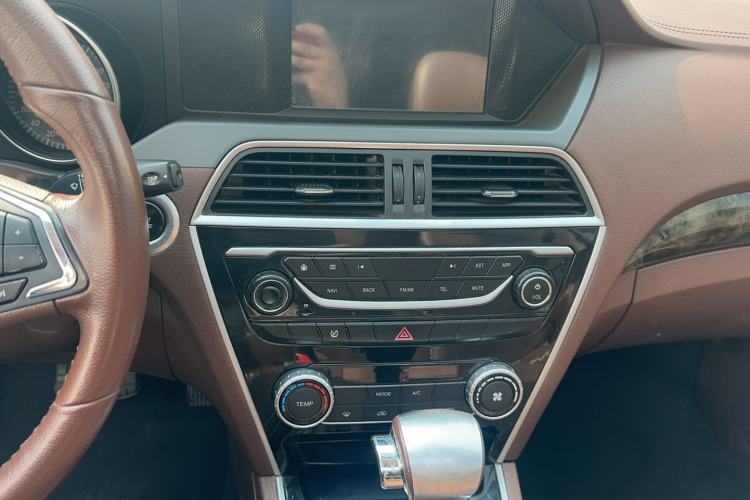 Used Leopaard CS10 2017 2.0T Automatic Urban Version
