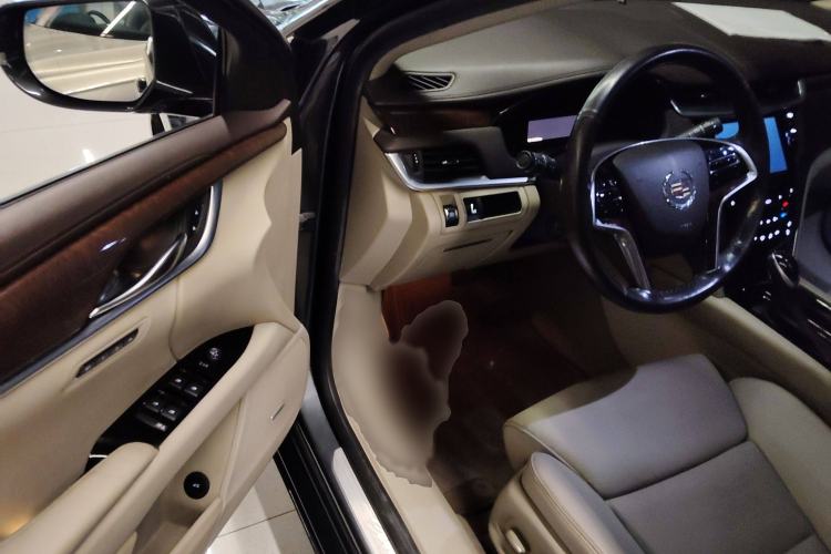 Used Cadillac XTS 2013 28T Luxury Model
