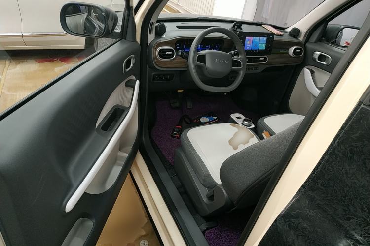 Used Geely Galaxy Panda 2025 210 km – Yuanqi Bear Driver Seat