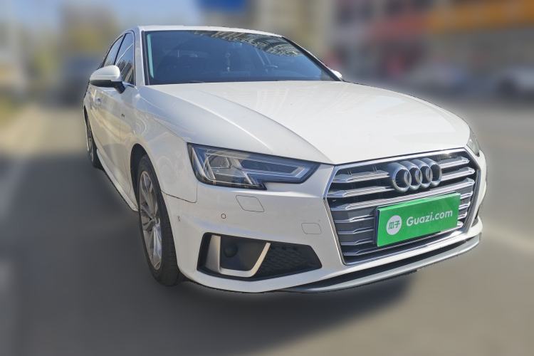 Used Audi A4L 2019 40 TFSI Fashion Edition China VI Emission Standard Front Right 45 Deg