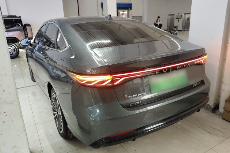 Used Fengyun A8L 2025 1.5 TGDI 145 km Luxury Version Rear Left 45 Deg