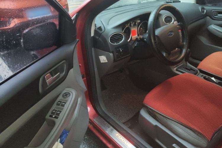 Used Ford Focus 2013 Hatchback Classic 1.8L Automatic Base Model
