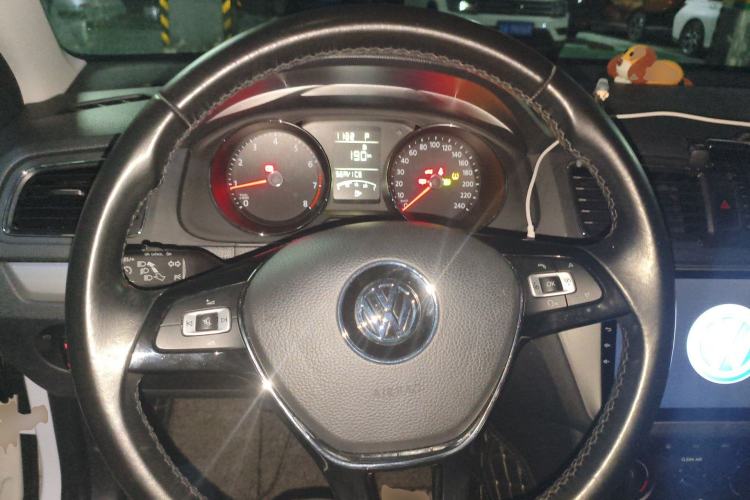 Used Volkswagen Lavida 2017 1.6L Automatic Comfort Edition Steering Wheel