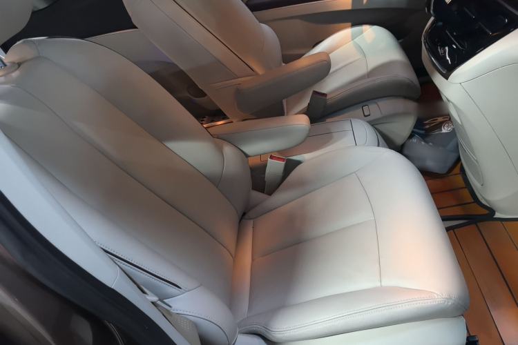 Used Buick GL8 2021 Land Cruiser Executive Class 652T Luxury Model
