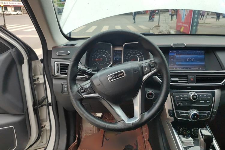Used Zotye Domy X5 2015 1.5T CVT ZhiXian Model China IV Standard Steering Wheel