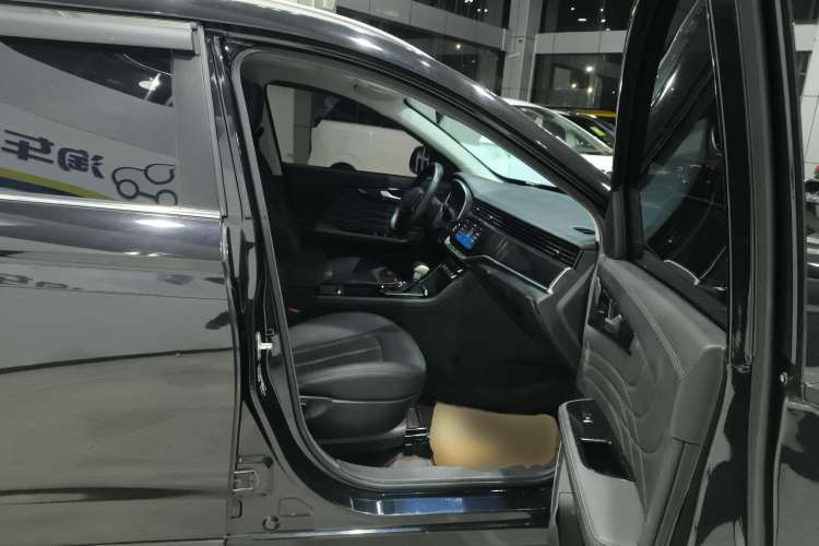 Used Sinotruk VGV U75 2021 1.5T Automatic SG Version 5 Seats