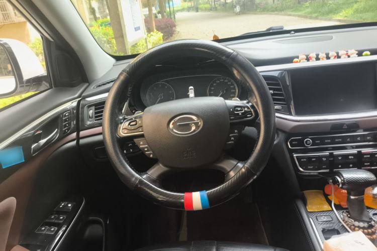Used GAC Trumpchi GS8 2017 320T Two-Wheel Drive Luxury Smart Connectivity Version (7 Seats) Steering Wheel