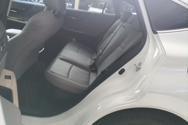 Used Toyota Harrier 2023 Dual-Engine 2.5L CVT Two-Wheel Drive Luxury Edition
