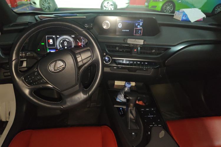 Used Lexus UX 2019 260h Explore-Cool Edition China V Standard Center Console