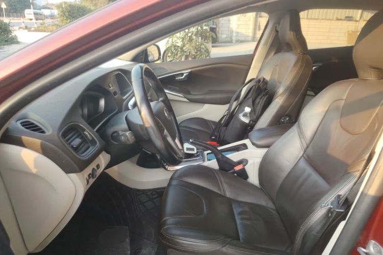 Used Volvo V40 2014 2.0T Zhiya Edition