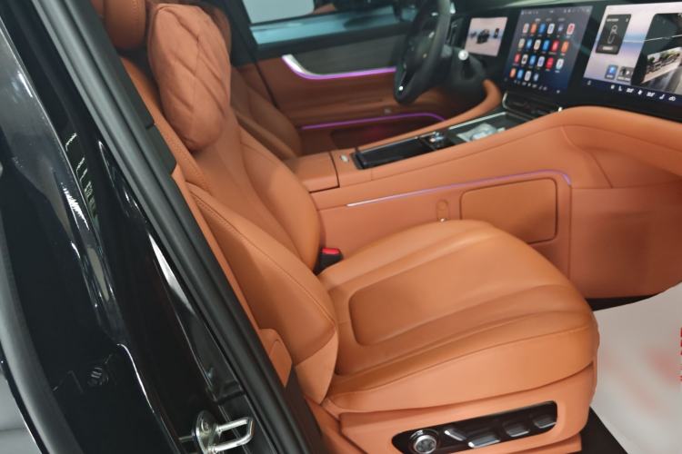 Used Hima AITO M9 2025 Extended-Range Ultra Version 52 kWh 6-Seater Right Front Seat