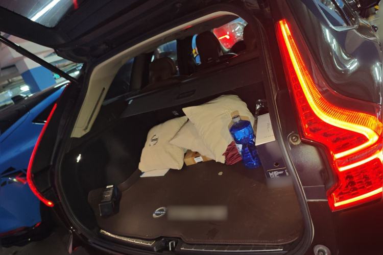 Used Volvo XC60 2019 T5 4x4 Smart Edition China VI Standard Trunk