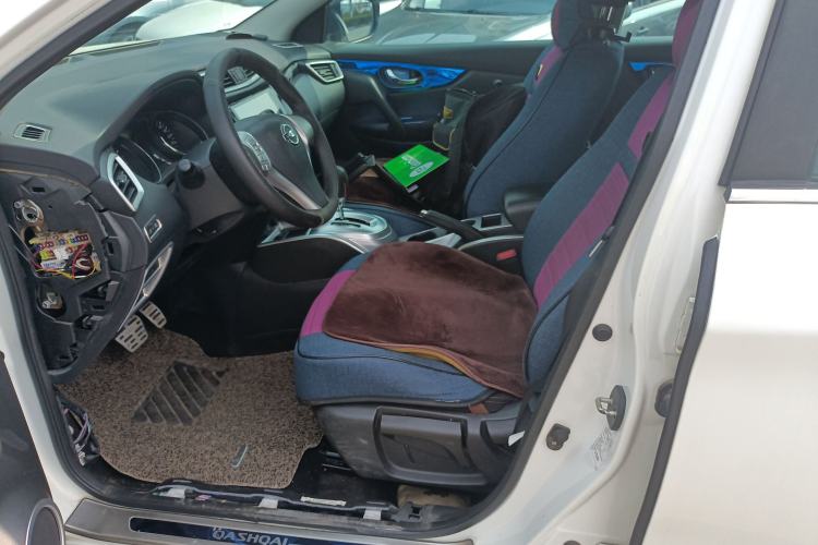 Used Nissan Qashqai 2016 2.0L CVT Elite Edition Left Front Seat