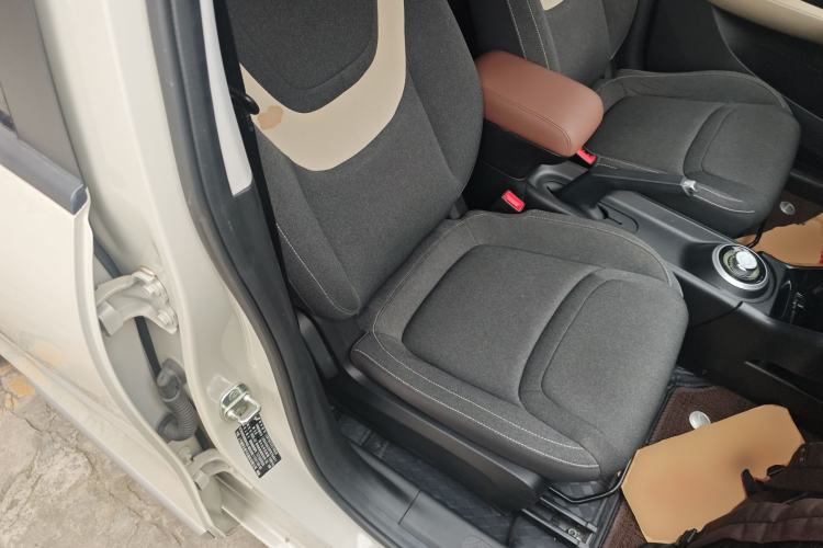 Used Wuling Bingo 2023 203km Light Edition Right Front Seat