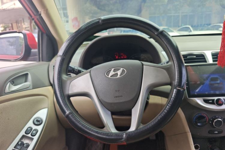 Used Hyundai Verna (older generation) 2010 Sedan 1.4L Manual Comfort GS Steering Wheel