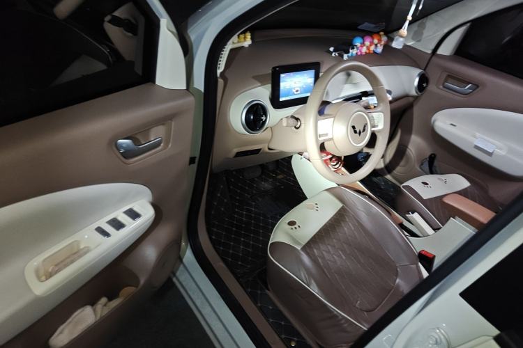 Used Wuling Hongguang MINIEV 2025 Four-Door Version Advanced Edition Driver Seat