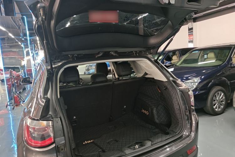 Used Jeep Compass 2019 220T Automatic Family Edition
