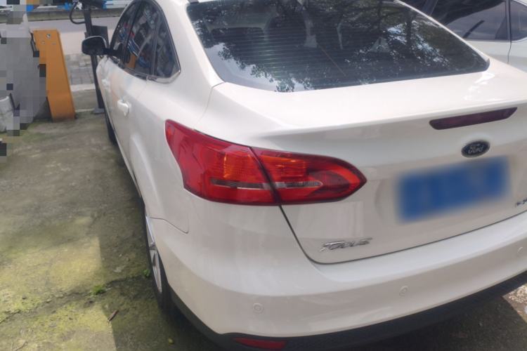 Used Ford Focus 2018 Sedan Classic 1.6L Automatic Trendy SmartDrive Edition Exterior 2