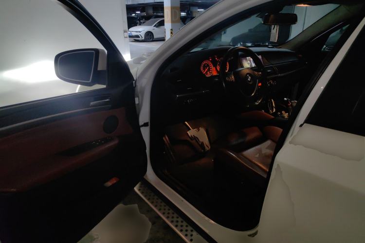 Used BMW X6  Driver Seat