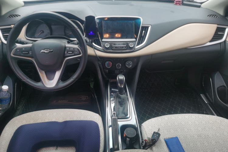 Used Chevrolet Monza 2020 320 Automatic Enjoyment Edition Center Console