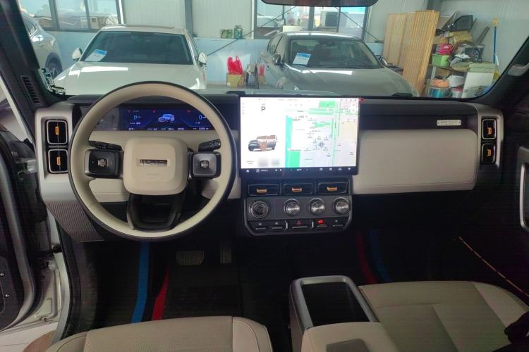 Used iCAR V23 2025 401 Two-Wheel Drive Intelligent Driving Version Center Console